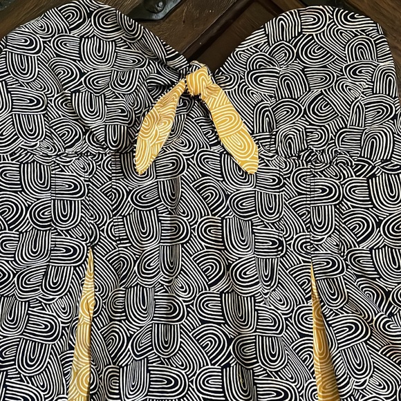 Anthropologie Vintage Sweetheart neckline top . SZ 10 . Excellent like New cond. - Picture 2 of 8